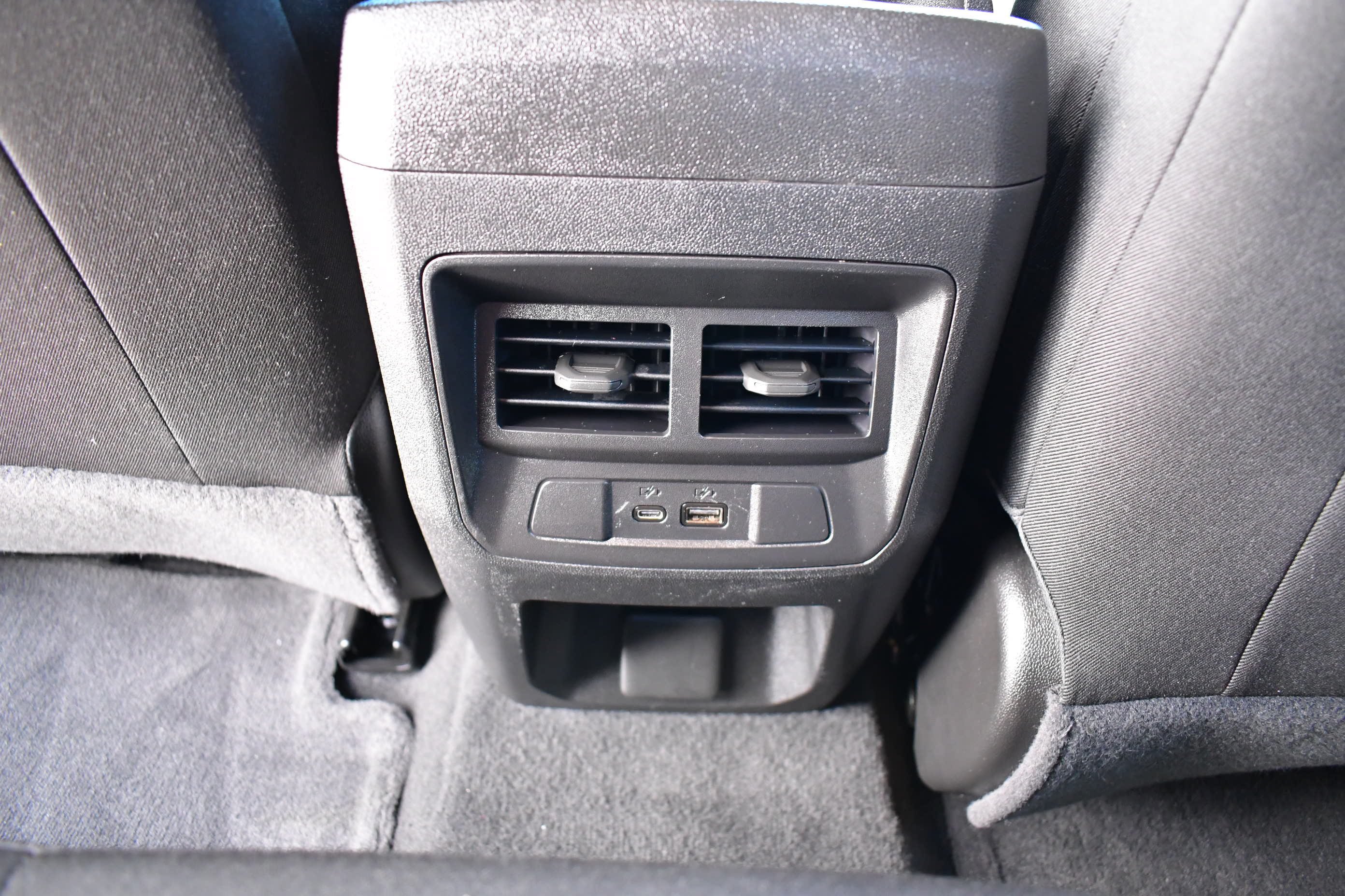Used 2024 Desert Sand Metallic GMC Elevation image 23