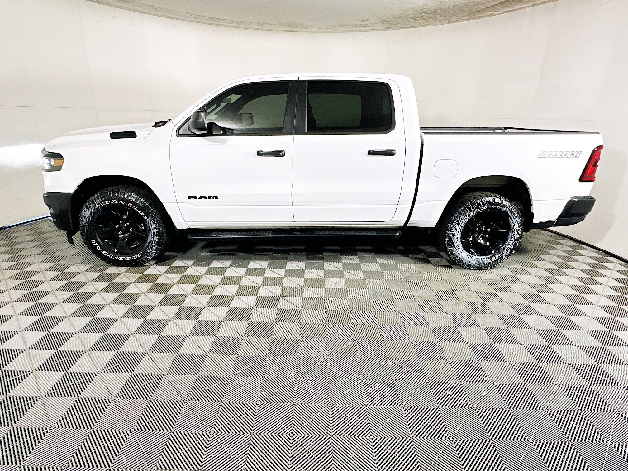 2025 Ram 1500 thumbnail 8