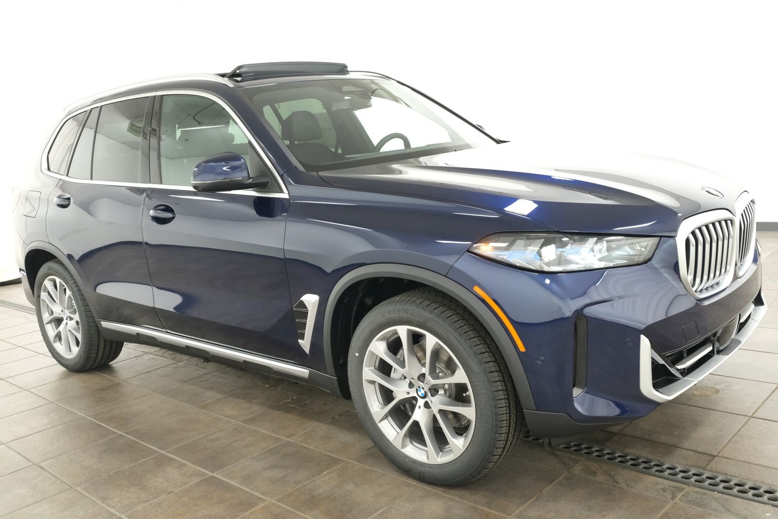 New 2026 Tanzanite Blue II Metallic BMW xDrive40i image 9