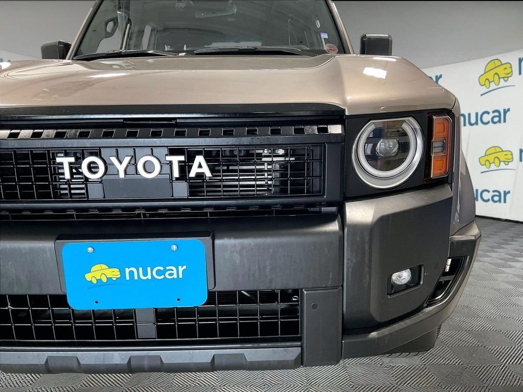 Used 2025  Toyota 1958 image 32