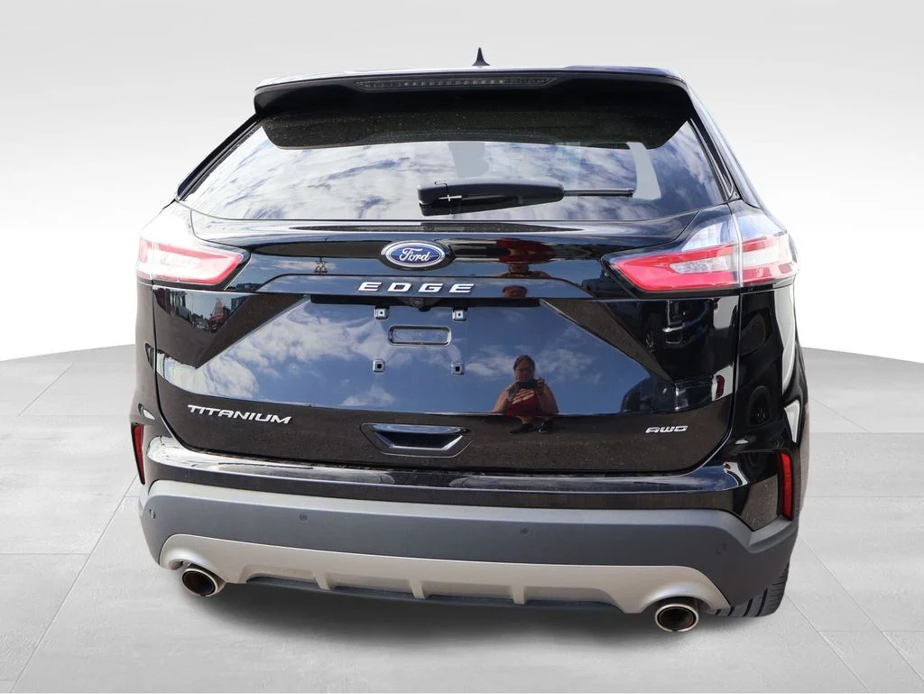 Used 2024 Black Metallic Ford Titanium image 14