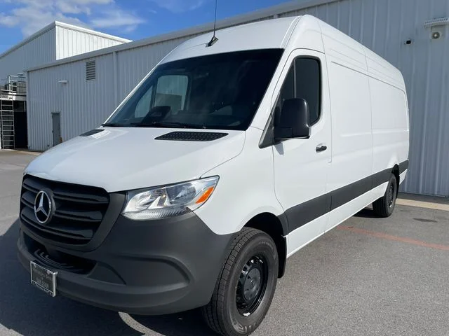 New 2026 White Mercedes-Benz Cargo 170 WB image 32