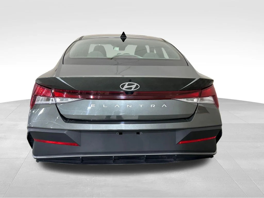 Used 2024 Gray Hyundai SEL image 4
