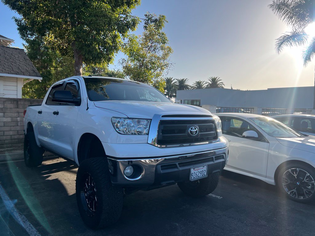 Used 2013 Super White Toyota Grade image 2