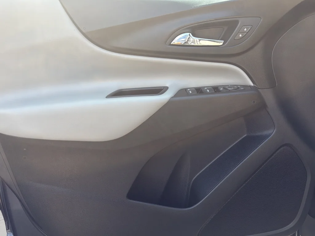 Used 2022 Gray Chevrolet LT image 28