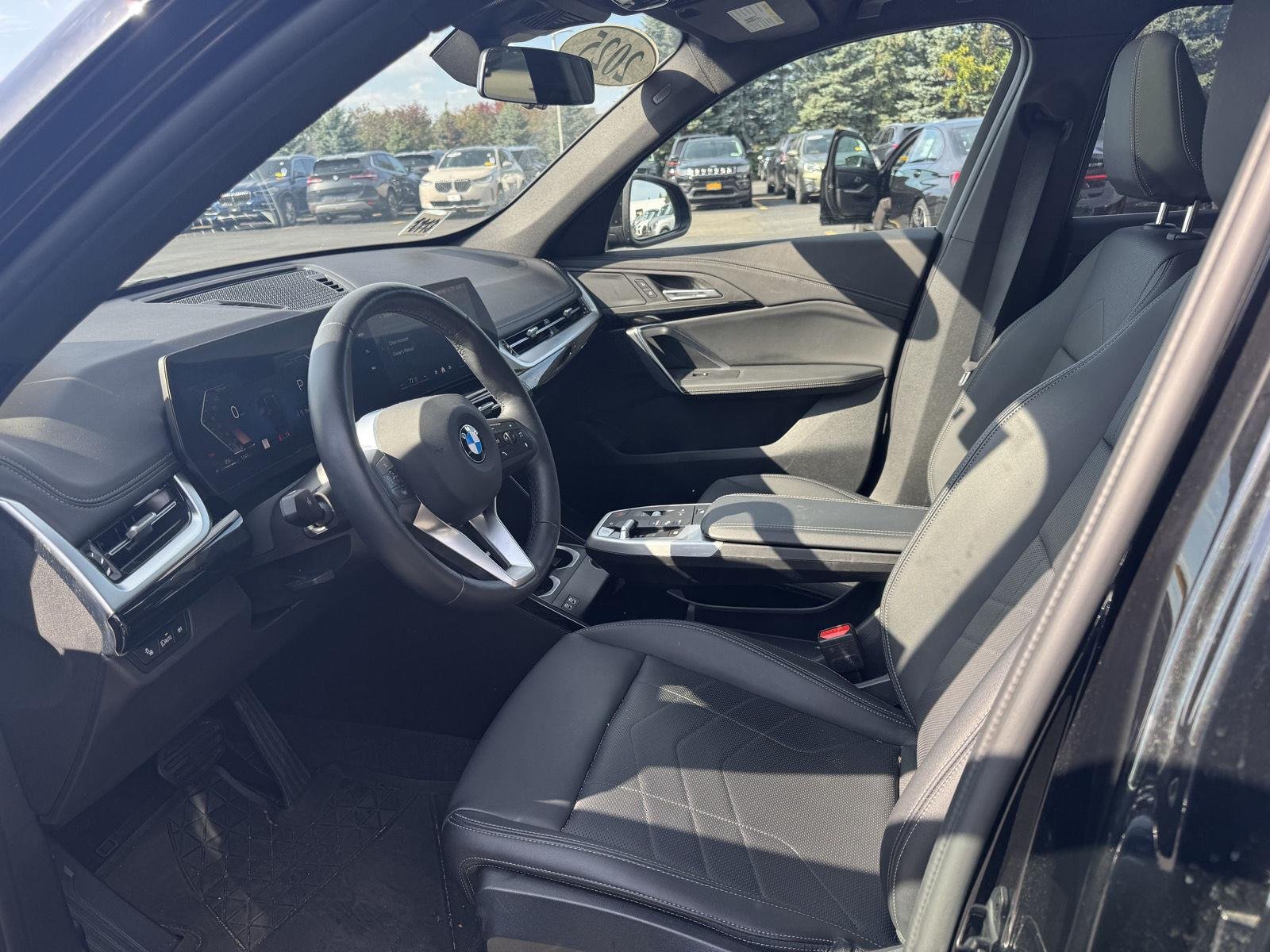 Used 2025 Black Sapphire Metallic BMW xDrive28i image 9