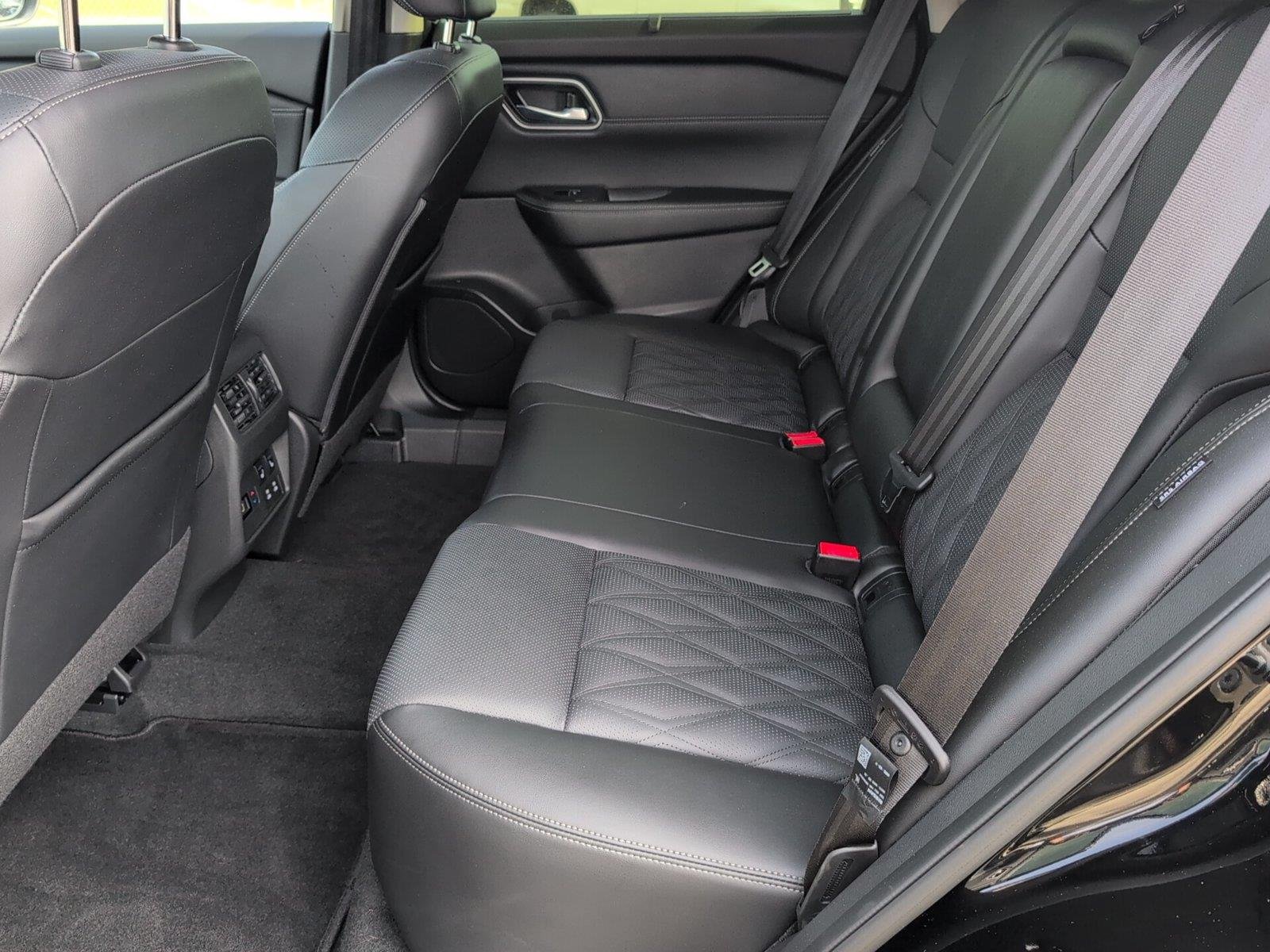 Used 2026 Super Black Nissan Platinum image 30
