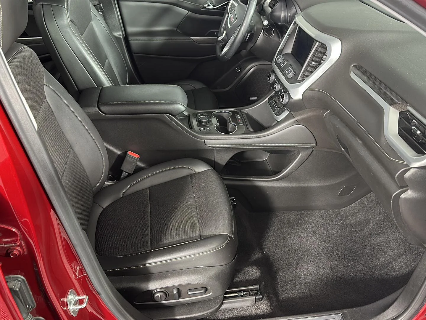 Used 2023 Volcanic Red Tintcoat GMC SLT image 6