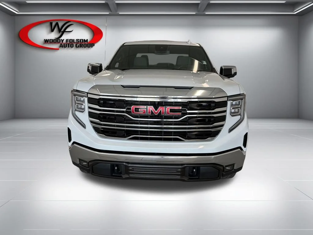 New 2026 Glacier White Tricoat GMC SLT image 2