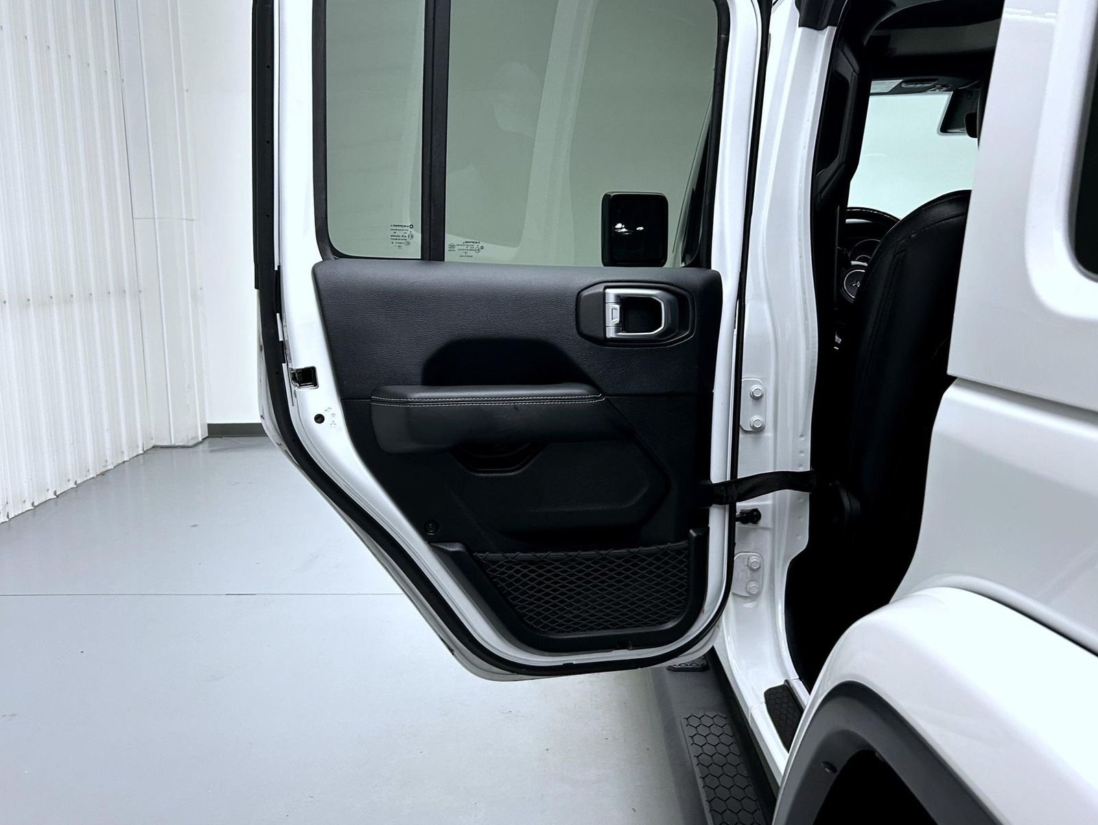 Used 2019 White Jeep Unlimited Sahara image 20