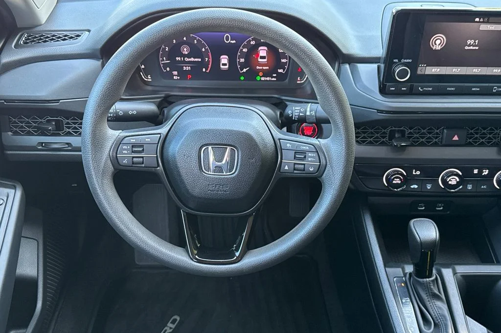 Used 2025 Meteorite Gray Metallic Honda LX image 16