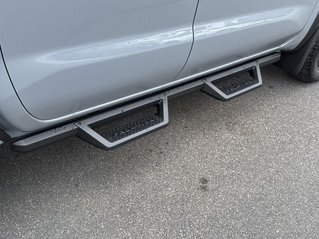 2025 Nissan Frontier PRO-4X - Photo 11