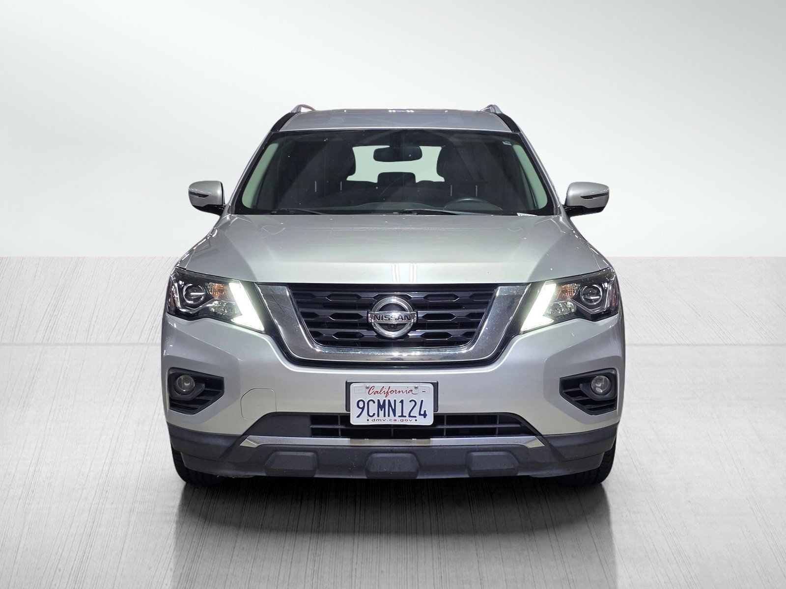 Used 2019 Nissan Pathfinder SL with VIN 5N1DR2MN5KC633082 for sale in Long Beach, CA