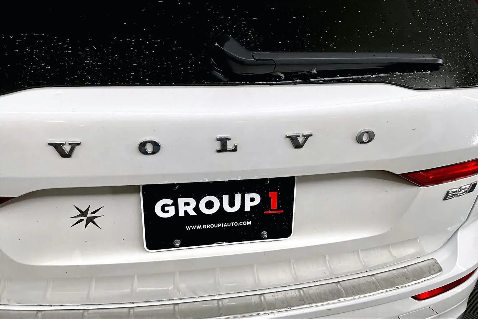 Used 2022 Crystal White Metallic Volvo Inscription image 30