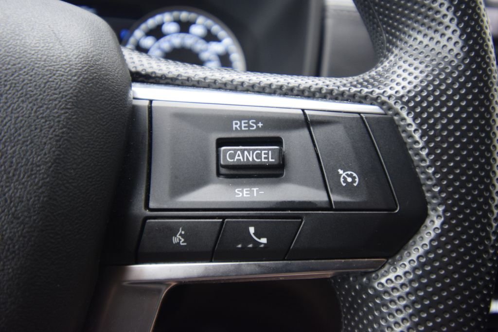 Used 2022  Mitsubishi ES image 27