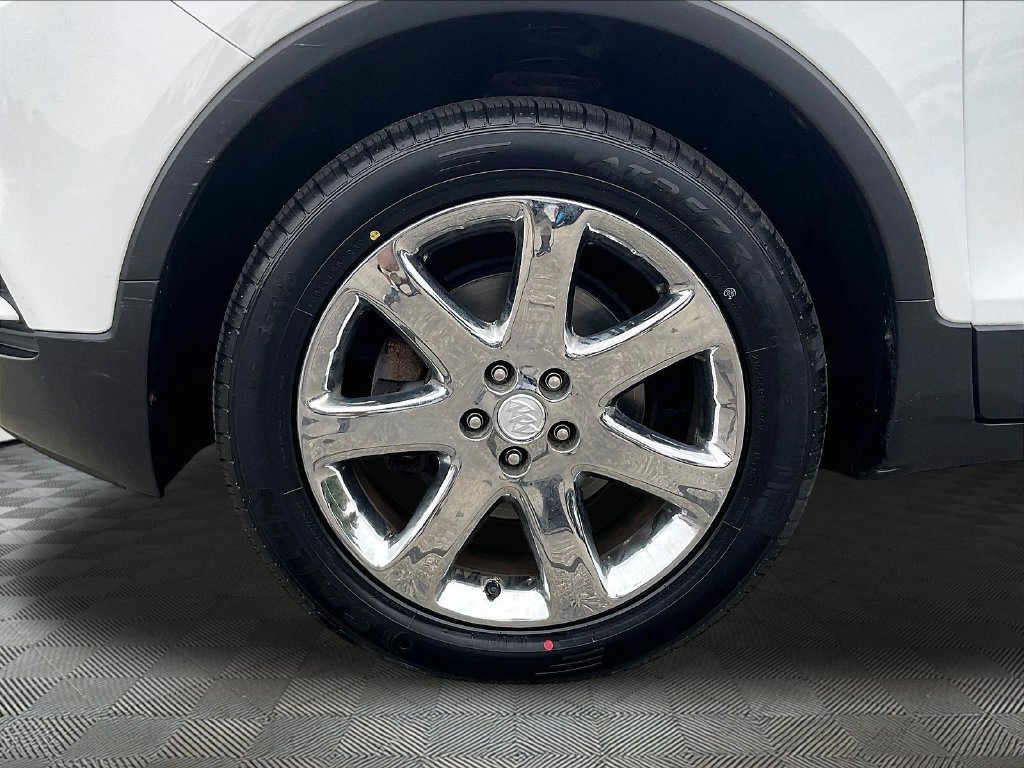 Used 2017 White Buick Essence image 7