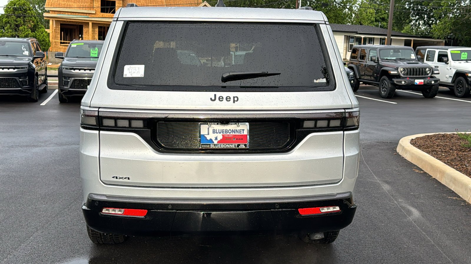 New 2026 Silver-Zynith Exterior Paint Jeep BASE image 6