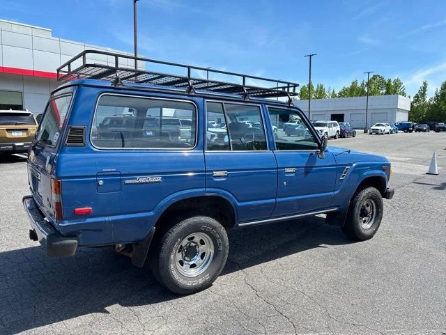 Used 1987 White Toyota Base image 6