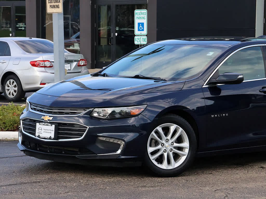 Used 2017 Chevrolet Malibu 1LT with VIN 1G1ZE5ST7HF230164 for sale in Libertyville, IL