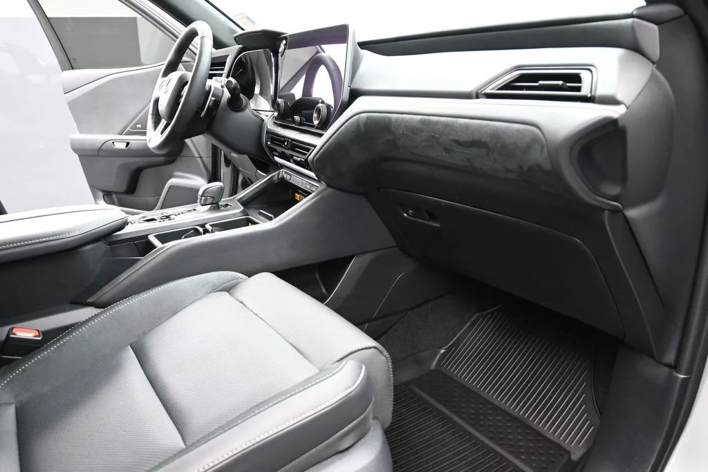 Used 2024 Silver Lexus 550h+ Luxury image 30