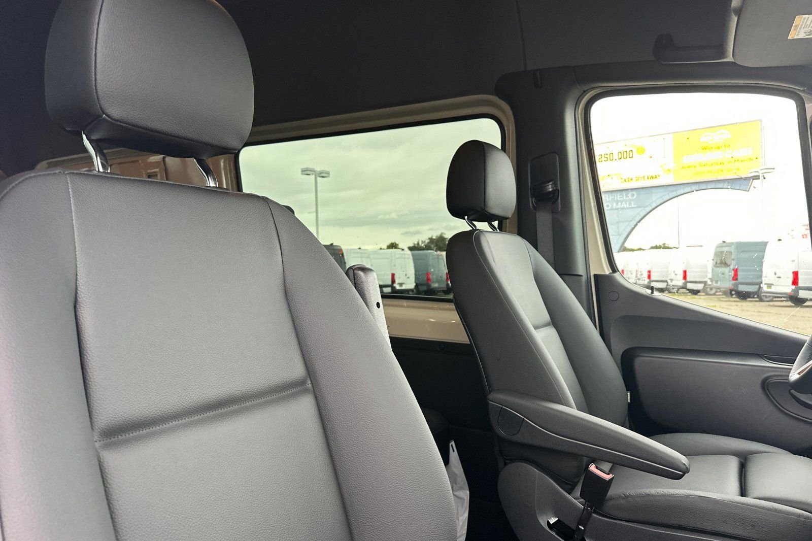 2025 Mercedes-Benz Sprinter Crew Van Base - Photo 19