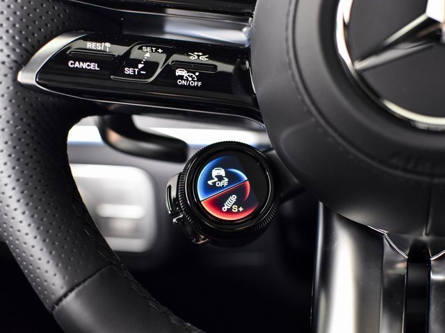 New 2026 MANUFAKTUR Moonlight White Magno Mercedes-Benz GLE 53 AMG® image 79