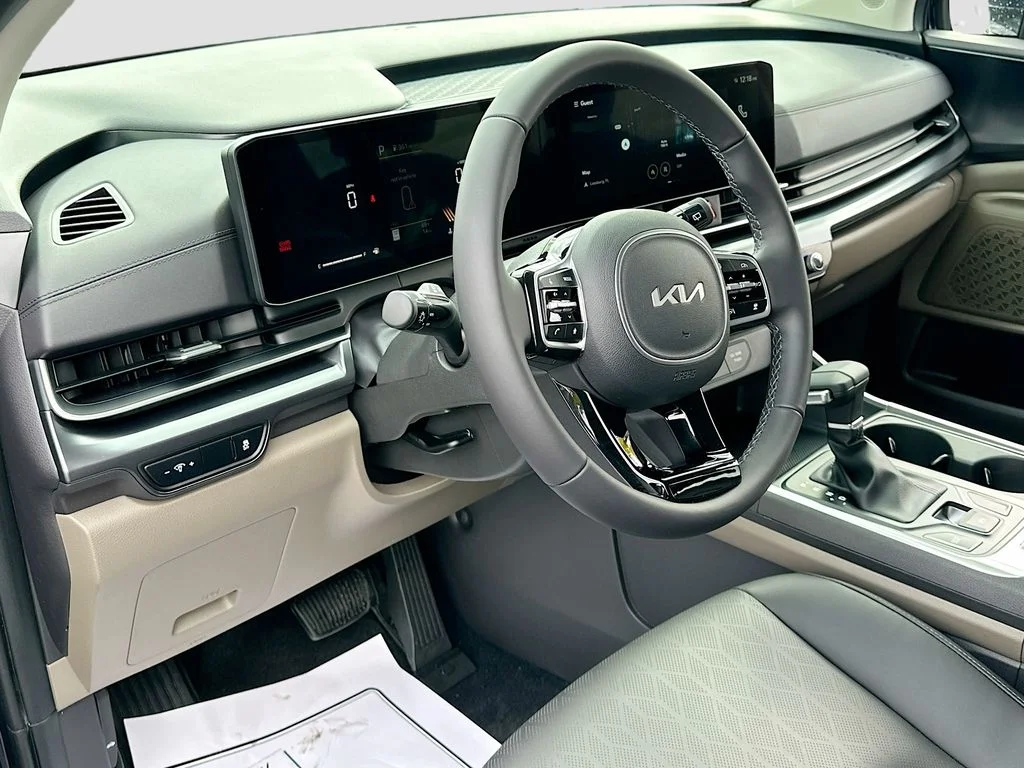 2026 Kia Carnival LXS - Photo 9