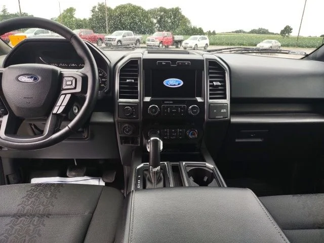 Certified Used 2020 Oxford White Ford XLT image 13