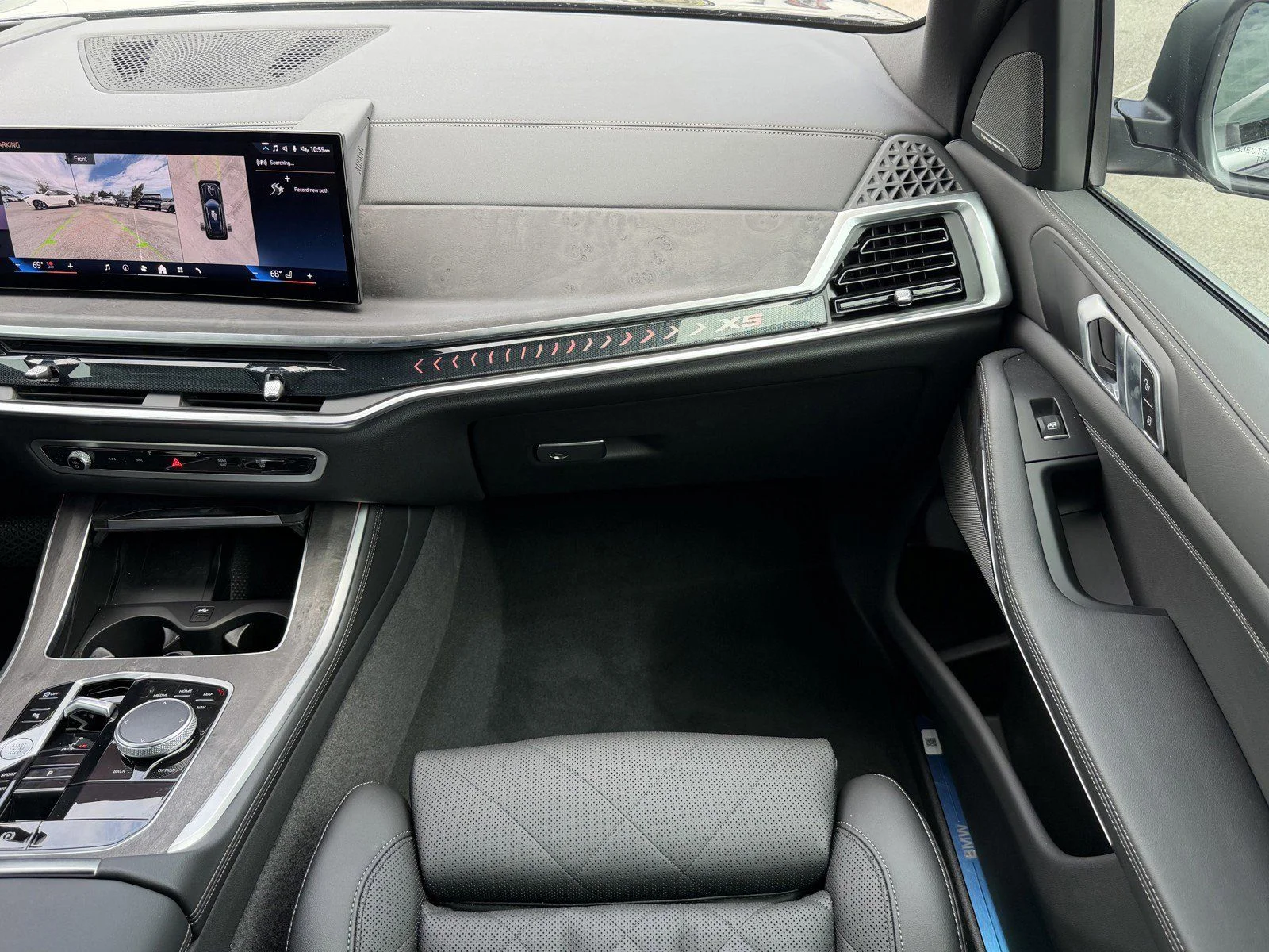 New 2026 Black Sapphire Metallic BMW sDrive40i image 17