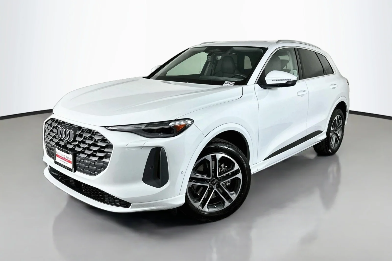 <span style='font-size: 28px; color:#111'>Luxury Loaner 2026 Q5 SUV</span>