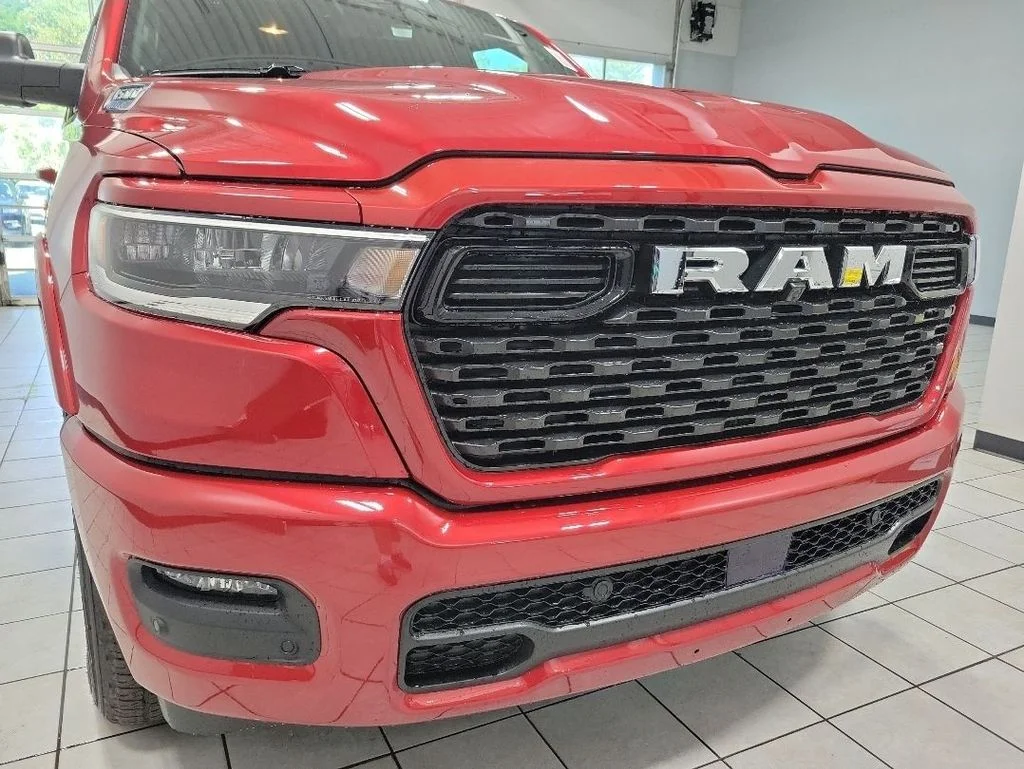 New 2026 Molten Red Pearl-Coat Exterior Paint RAM Big Horn/Lone Star image 15