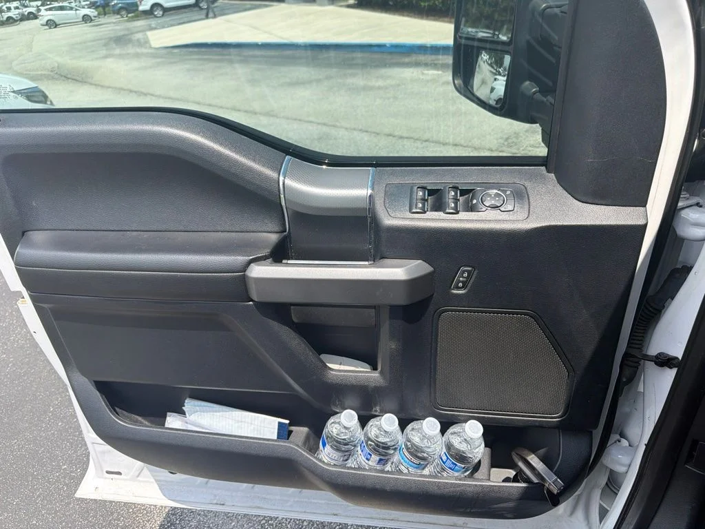 Used 2017 White Ford XLT image 12