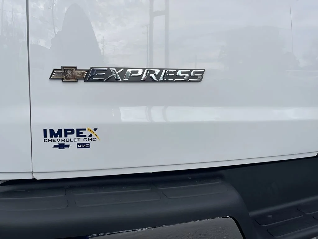 Used 2023 Summit White Chevrolet WT image 25