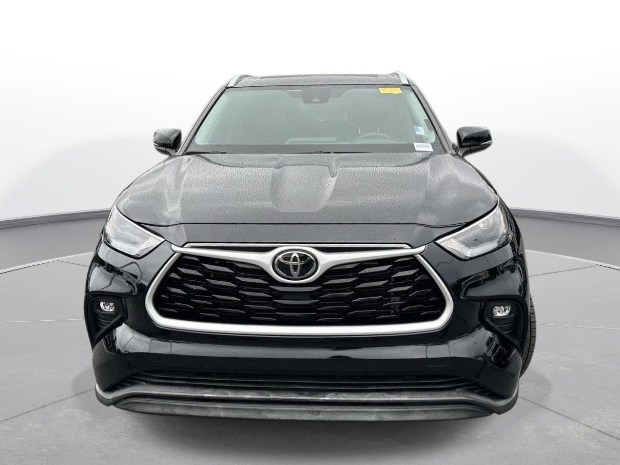 Used 2024 Midnight Black Metallic Toyota XLE image 3