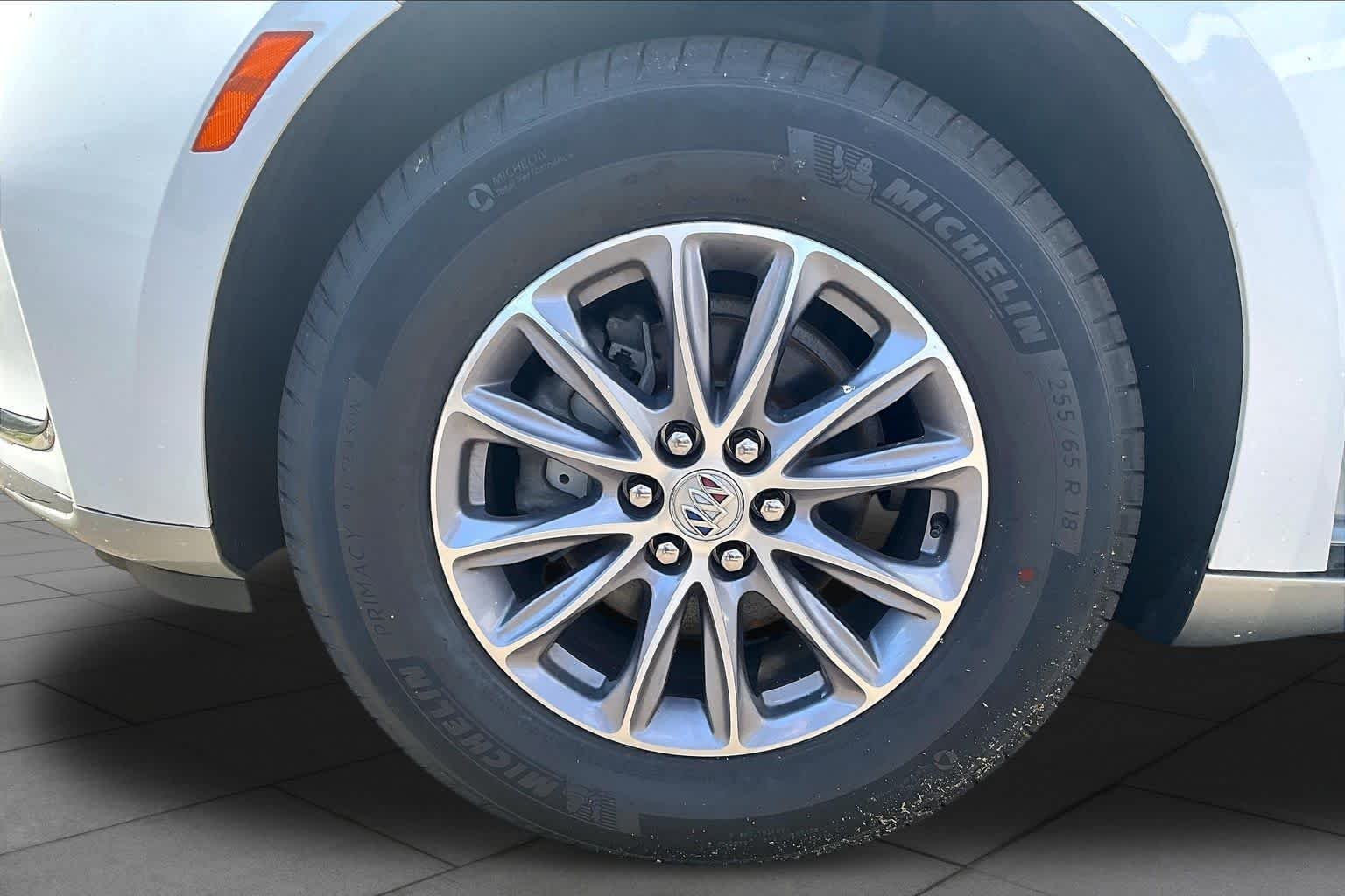 Used 2024 White Frost Tricoat Buick Essence image 20