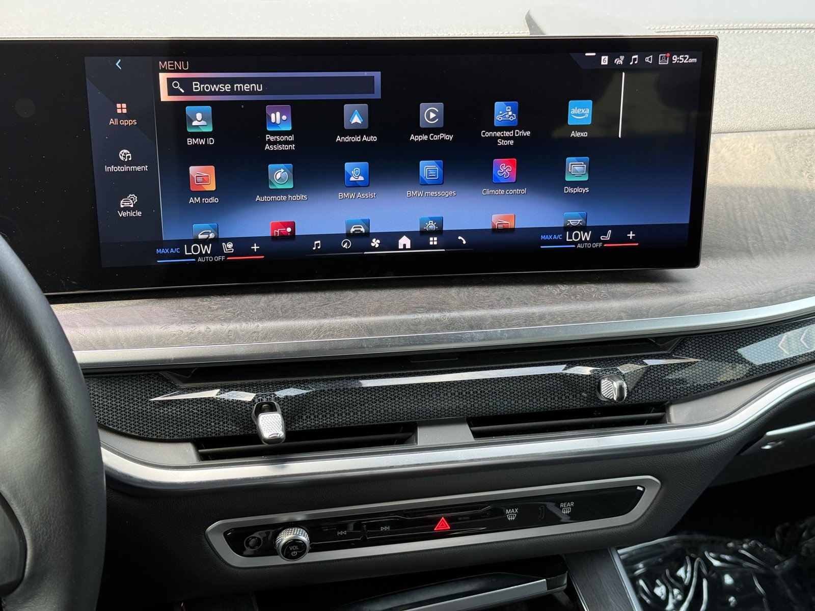 Used 2024 White Metallic BMW sDrive40i image 28