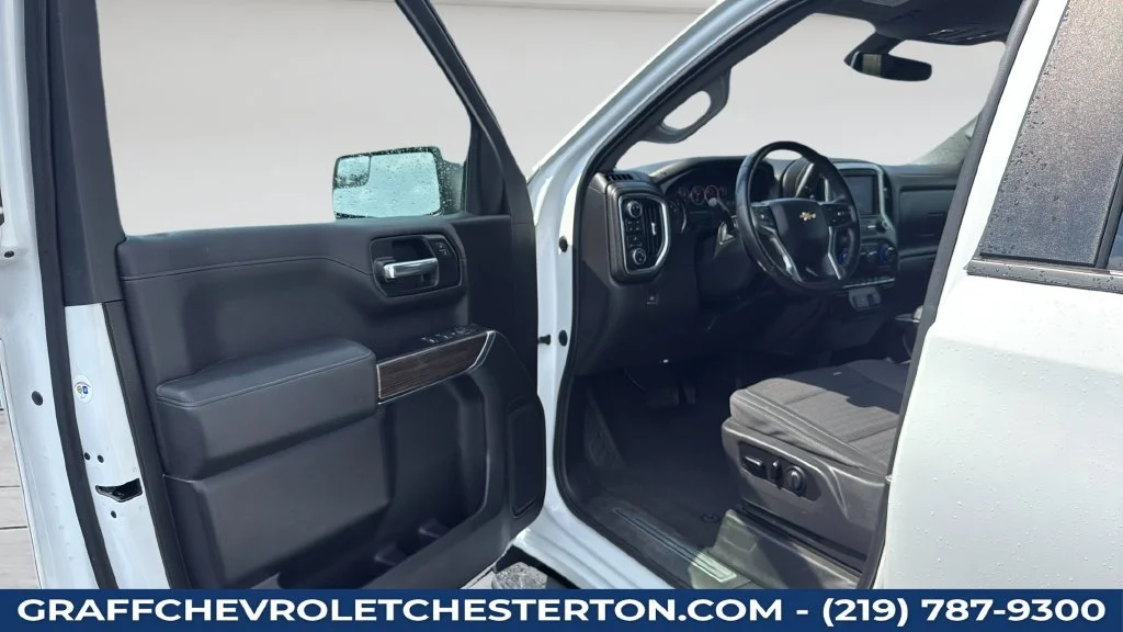 Used 2020 SUMMIT WHITE Chevrolet LT image 24