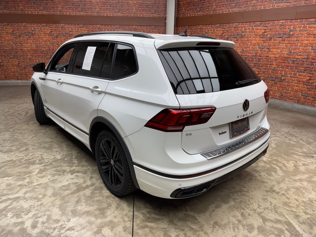Certified Used 2022 White Volkswagen 2.0T SE R-Line Black image 2