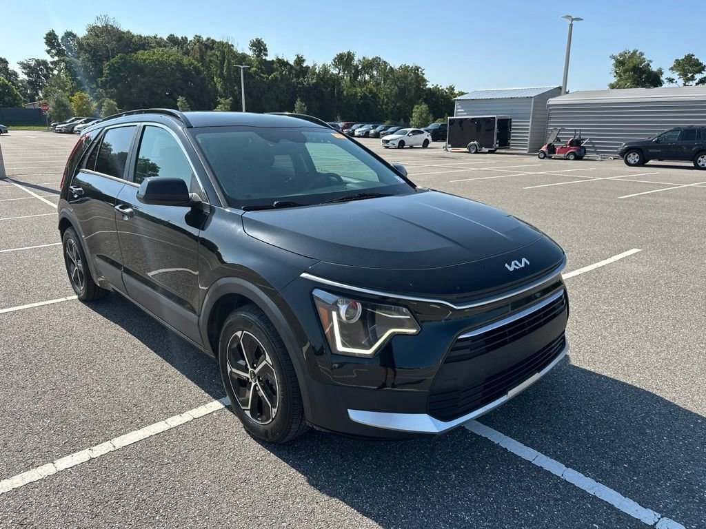 2024 Kia Niro LX HEV's photo