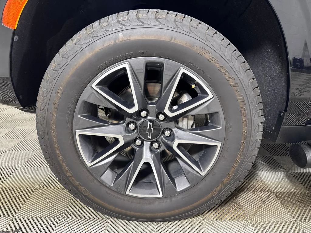Certified Used 2022 Black Chevrolet Z71 image 13