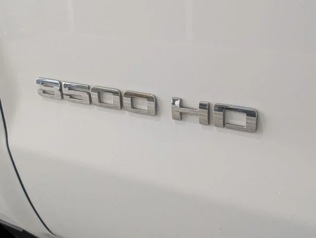 Used 2018 White Chevrolet LT image 10