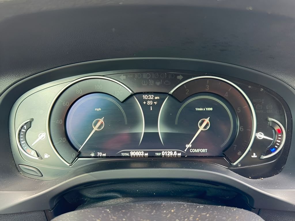 Used 2019 Black BMW sDrive30i image 14