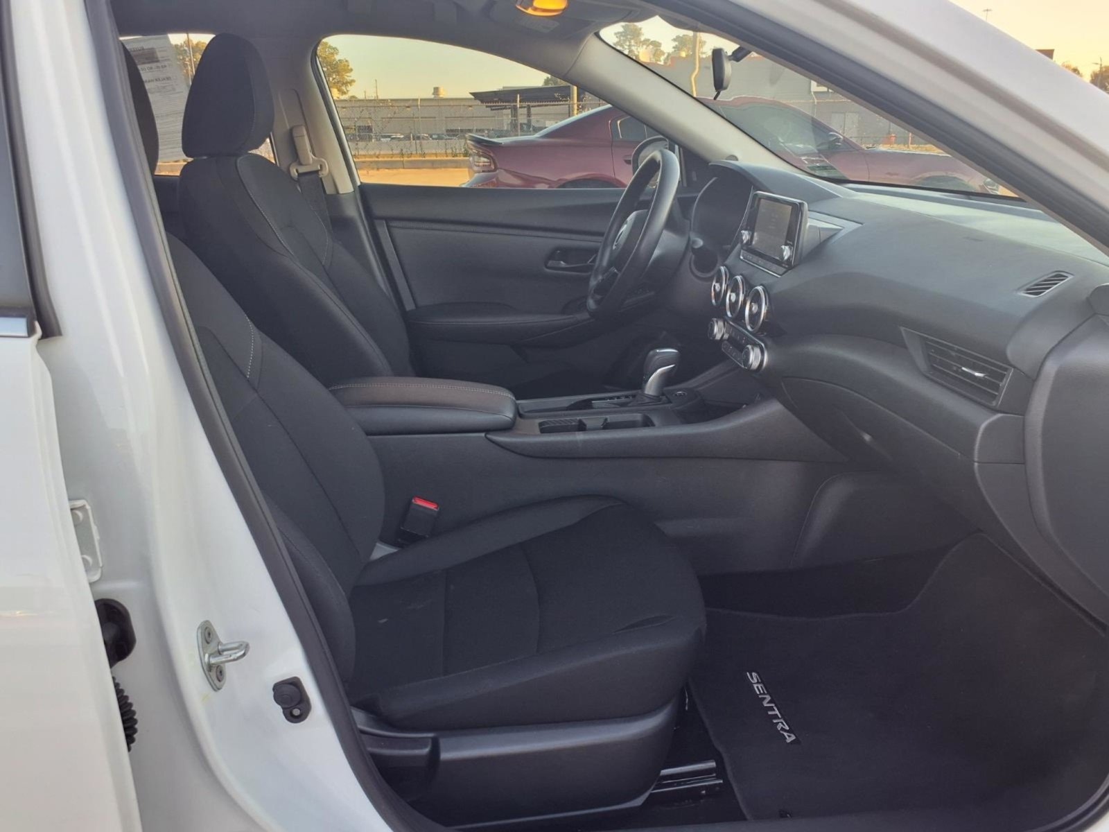 2025 Nissan Sentra photo 12 of 25