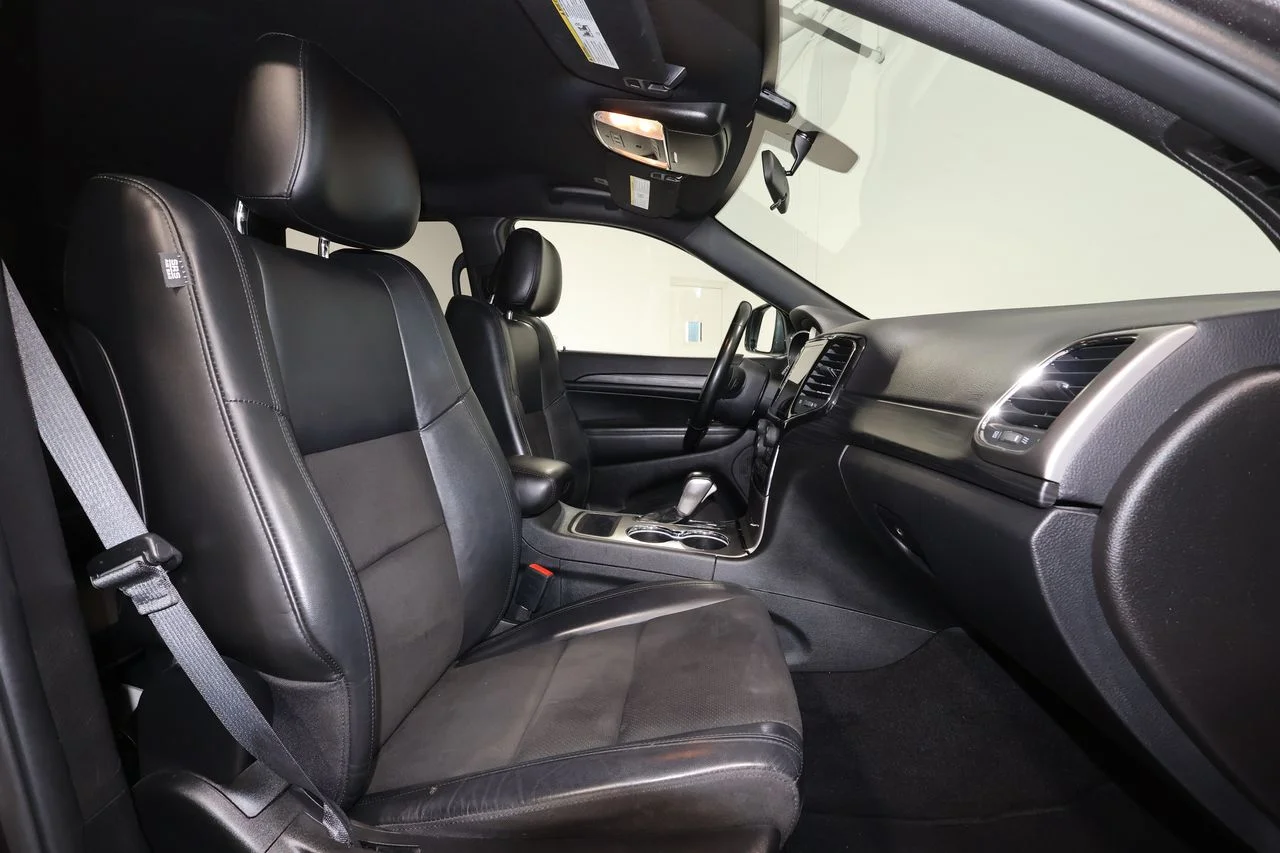 Used 2021 Gray Jeep Laredo X image 17