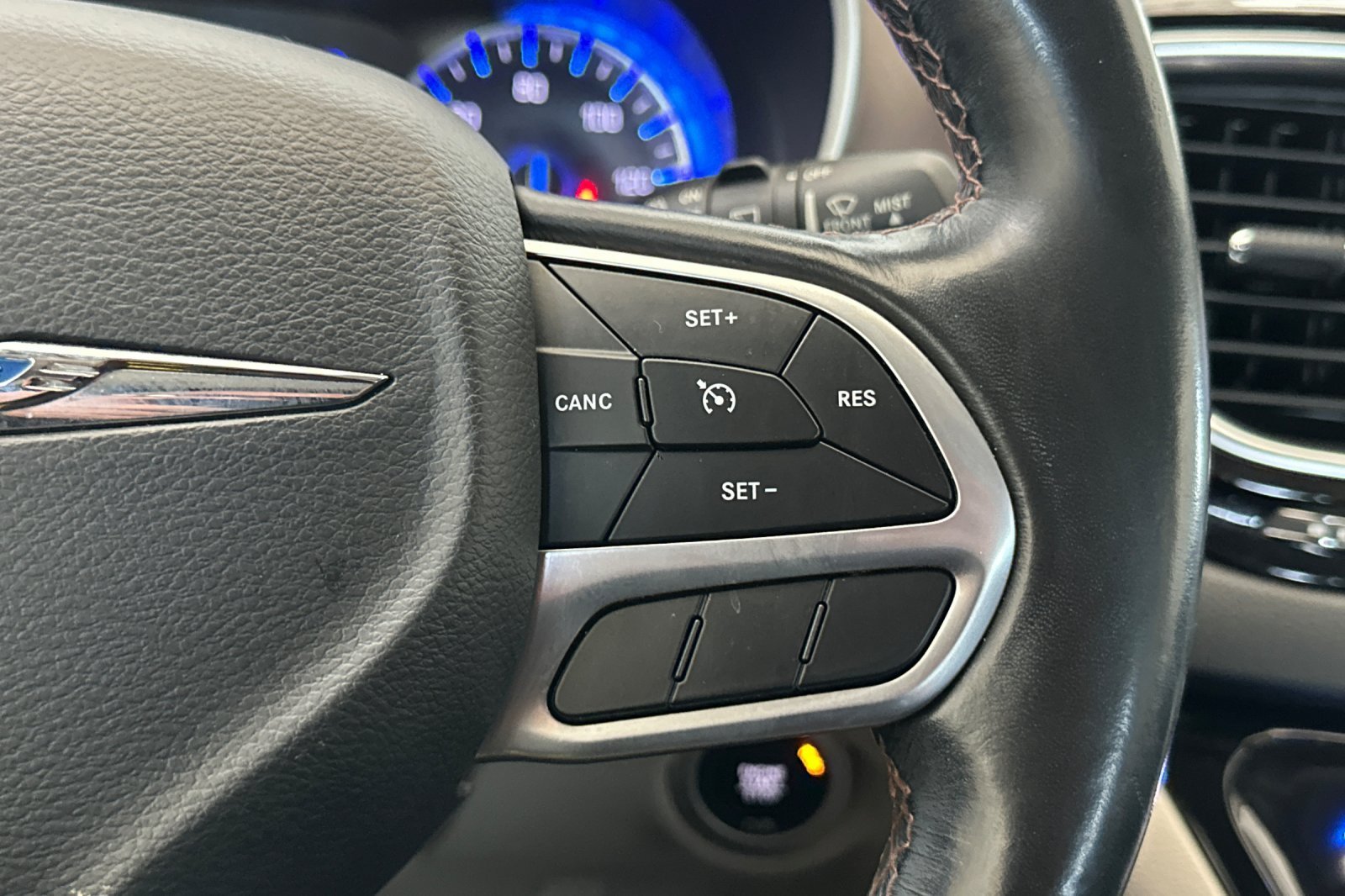 Used 2019 Black Chrysler Touring L image 27