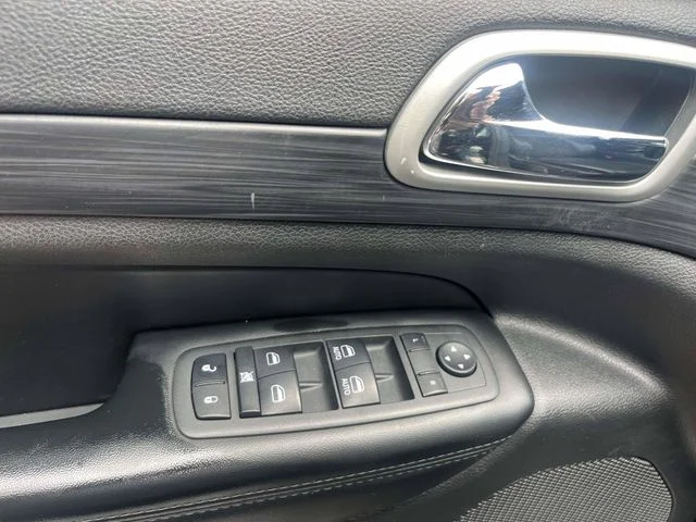 Certified Used 2022 Black Jeep Laredo X image 19