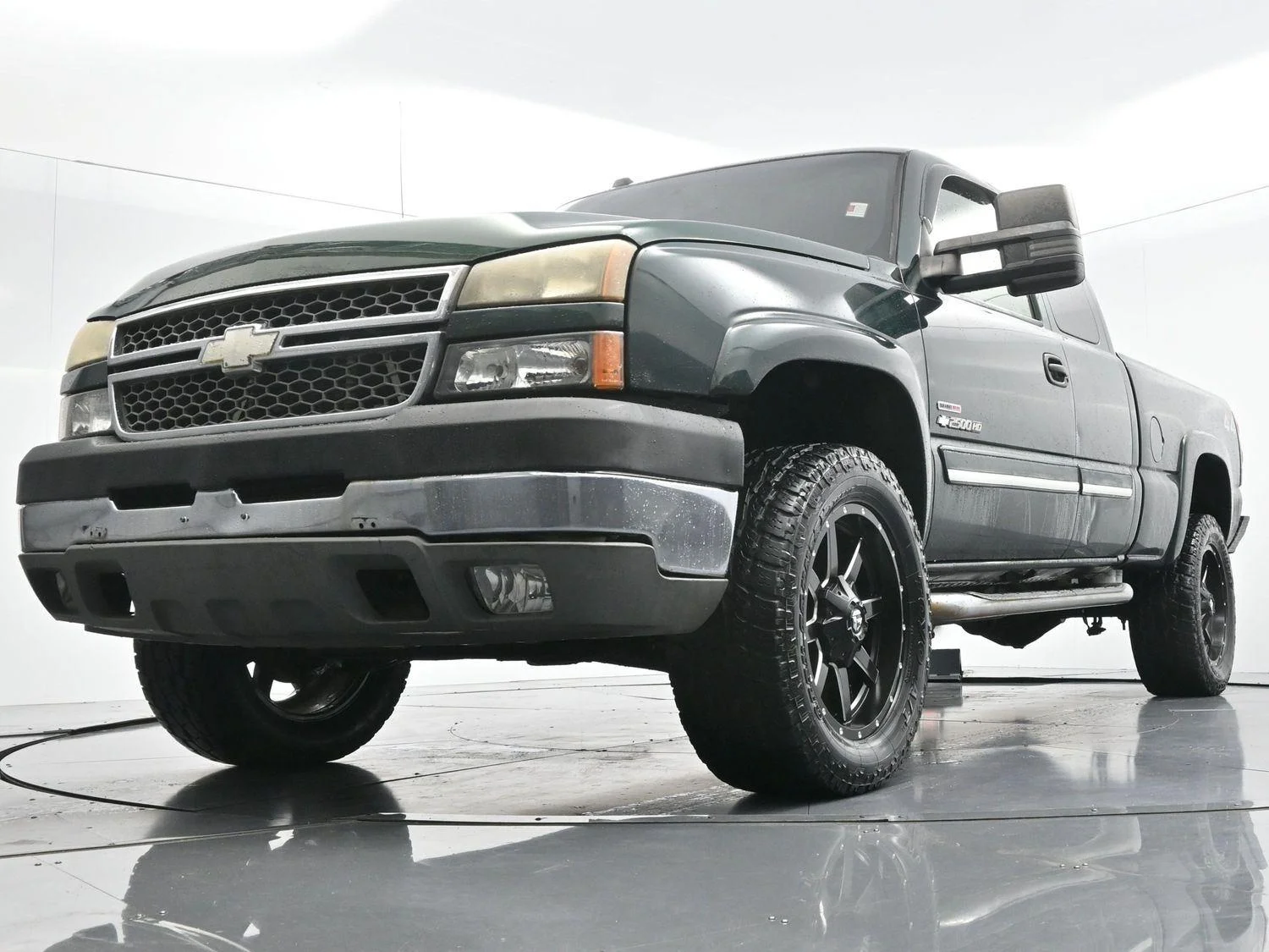 Used 2005 Dark Green Metallic Chevrolet LS image 36