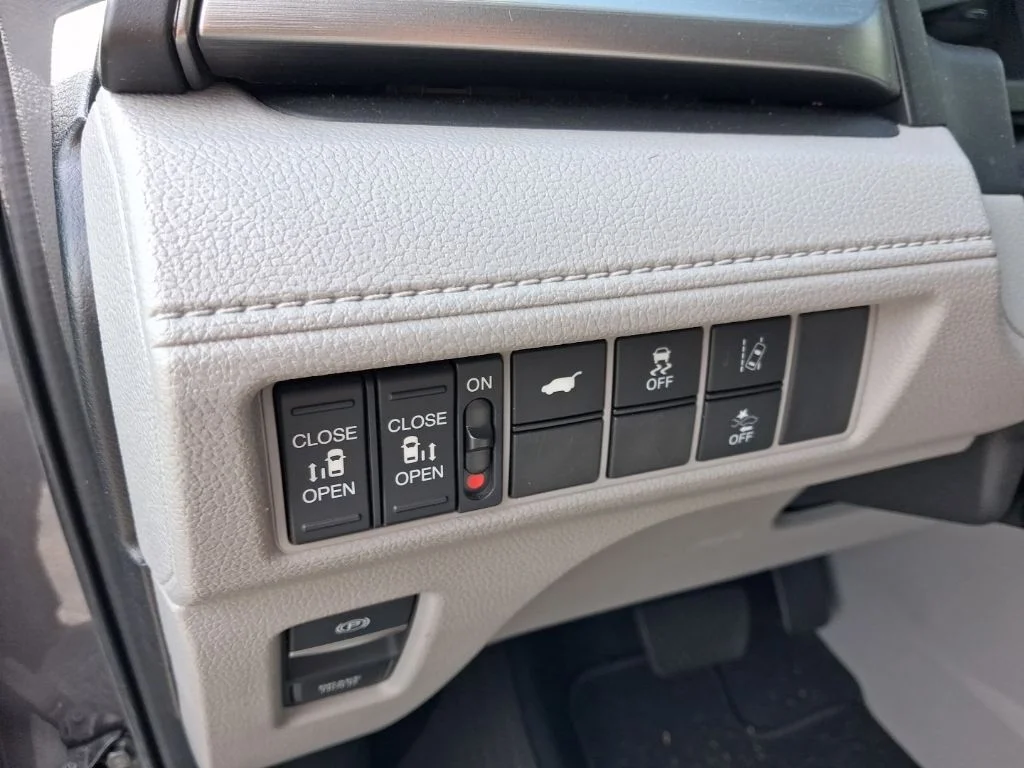 Used 2020 Gray Honda EX-L image 25