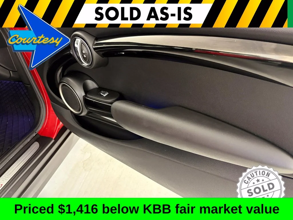 Used 2015 Red MINI Base image 33