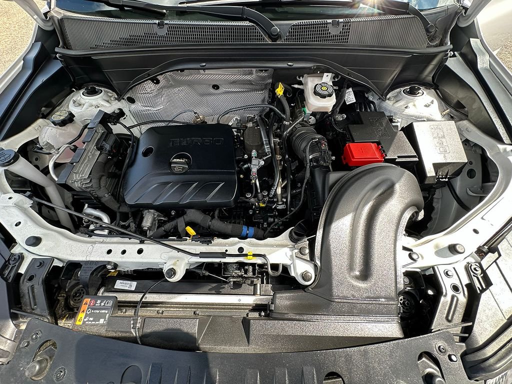 Used 2025 White Chevrolet LT image 36